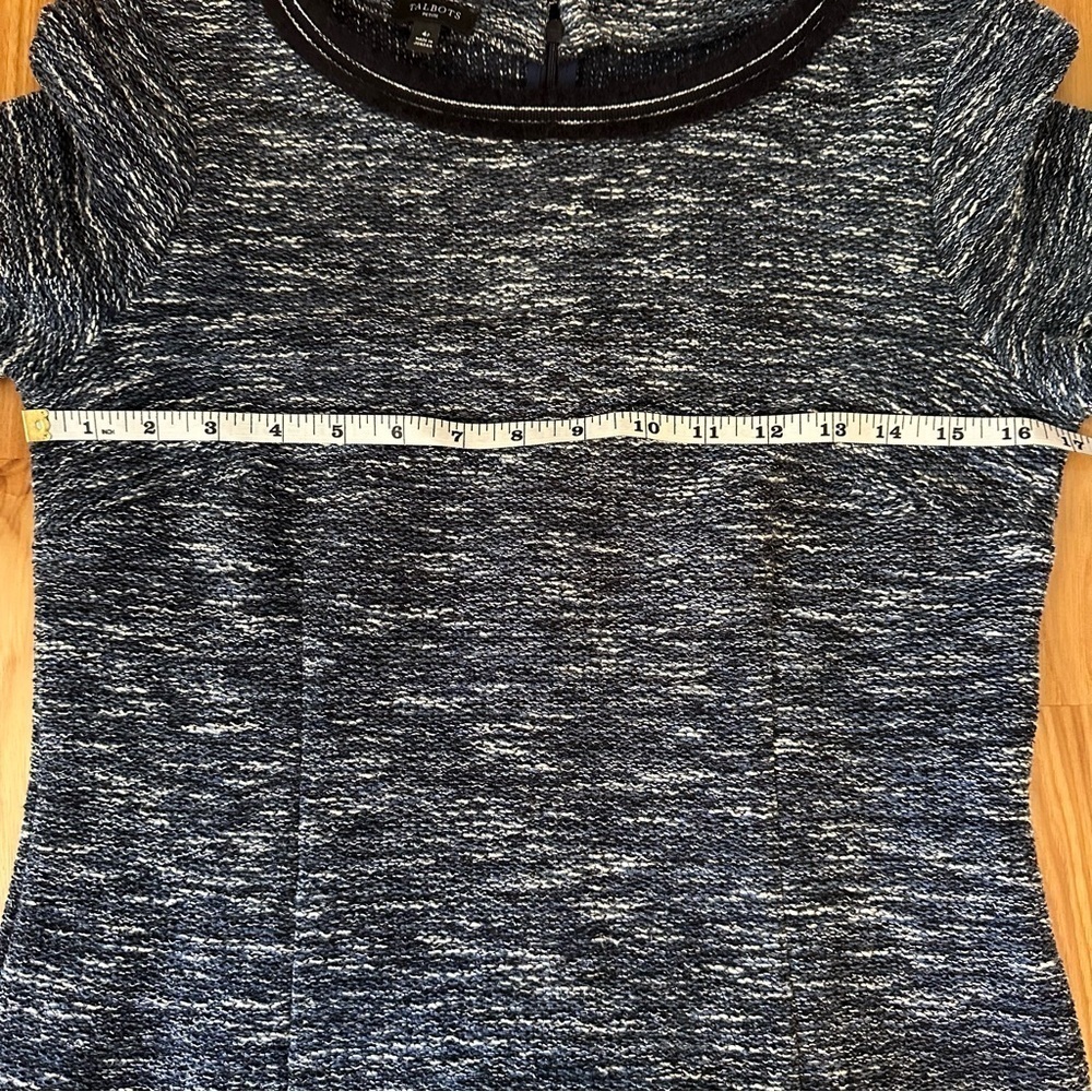 Talbots Tweed Shift Dress Womens 4 Petite Gold Buttons Front Pockets Scoop Neck - Picture 14 of 16